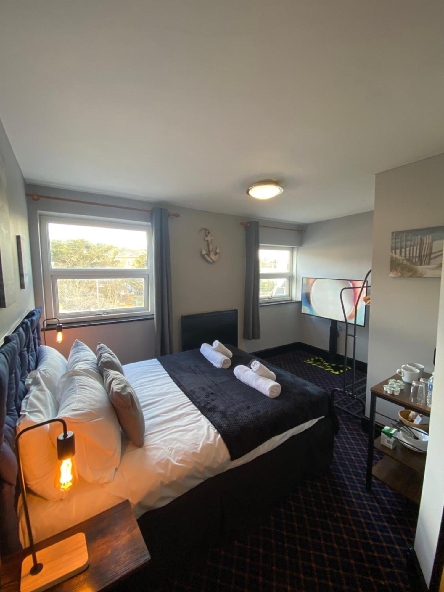 Bay View Rooms At Mentone Hotel Weston-super-Mare Exterior photo