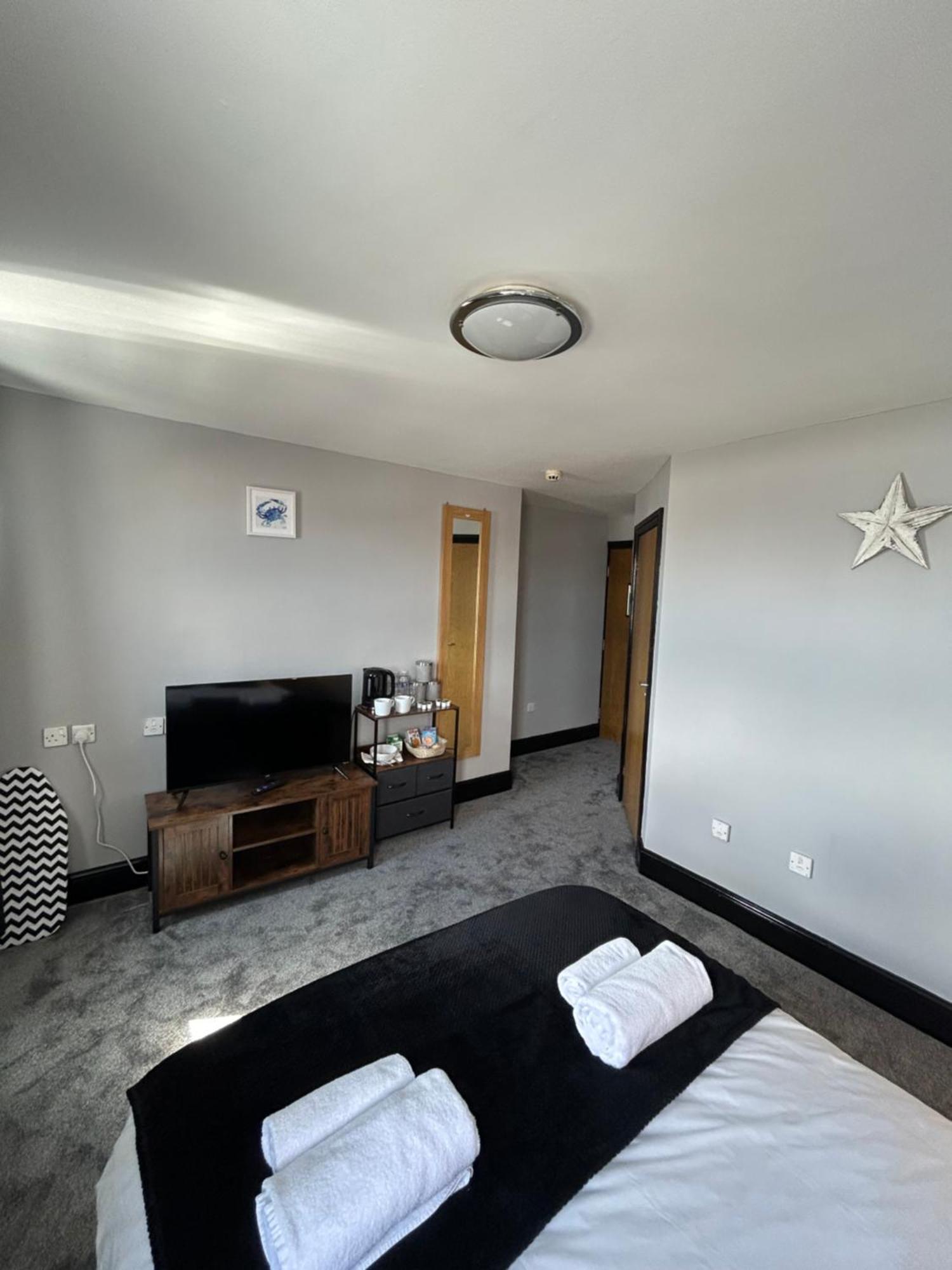 Bay View Rooms At Mentone Hotel Weston-super-Mare Exterior photo